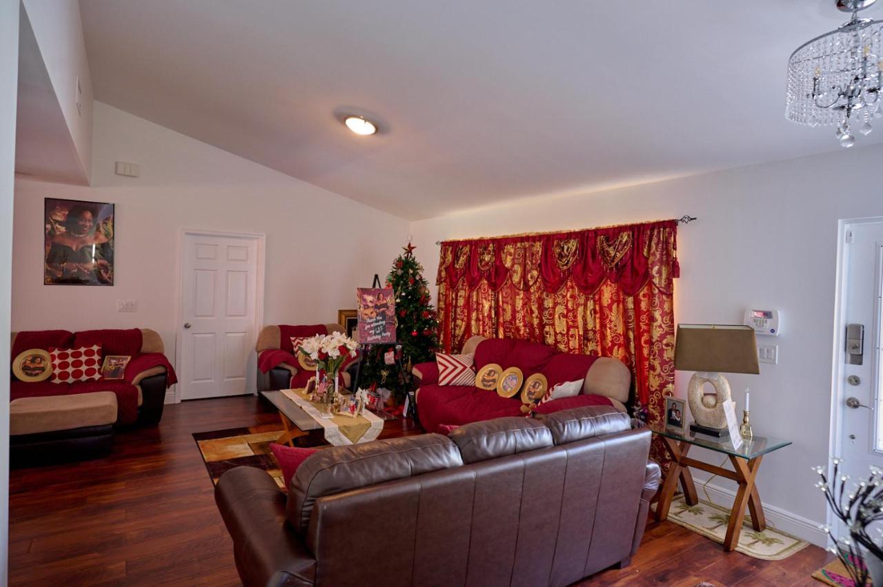Fabulous Hollywood Living Space Екстериор снимка