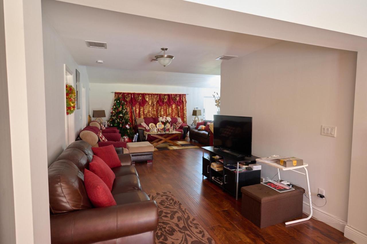 Fabulous Hollywood Living Space Екстериор снимка