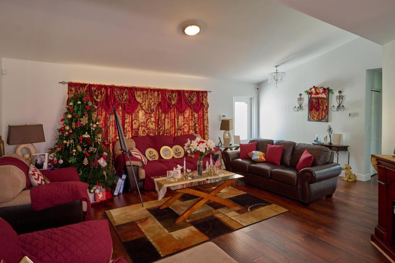 Fabulous Hollywood Living Space Екстериор снимка